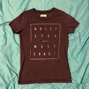 Hollister women’s tee size small